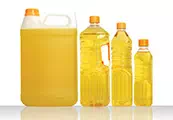 Minyak goreng kemasan botol plastik